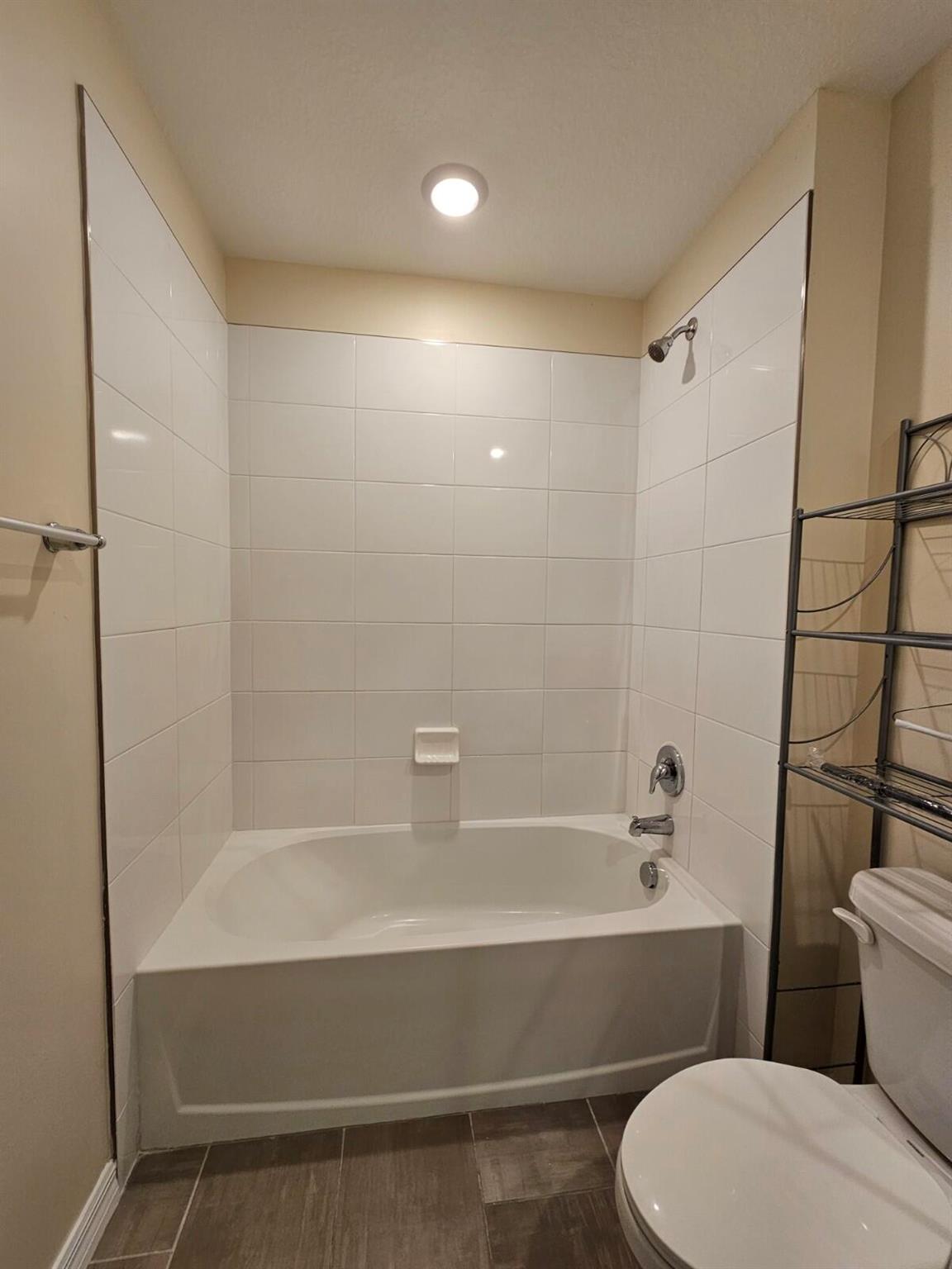 FONTANA TOWNHOMES - Residential Lease