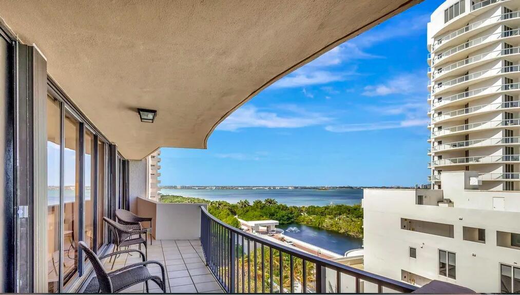 4200 N Ocean Drive 1-905
