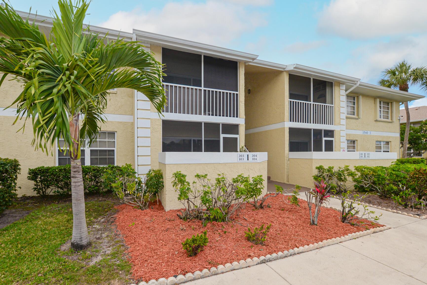 1540 SE Royal Green 103 Circle 103