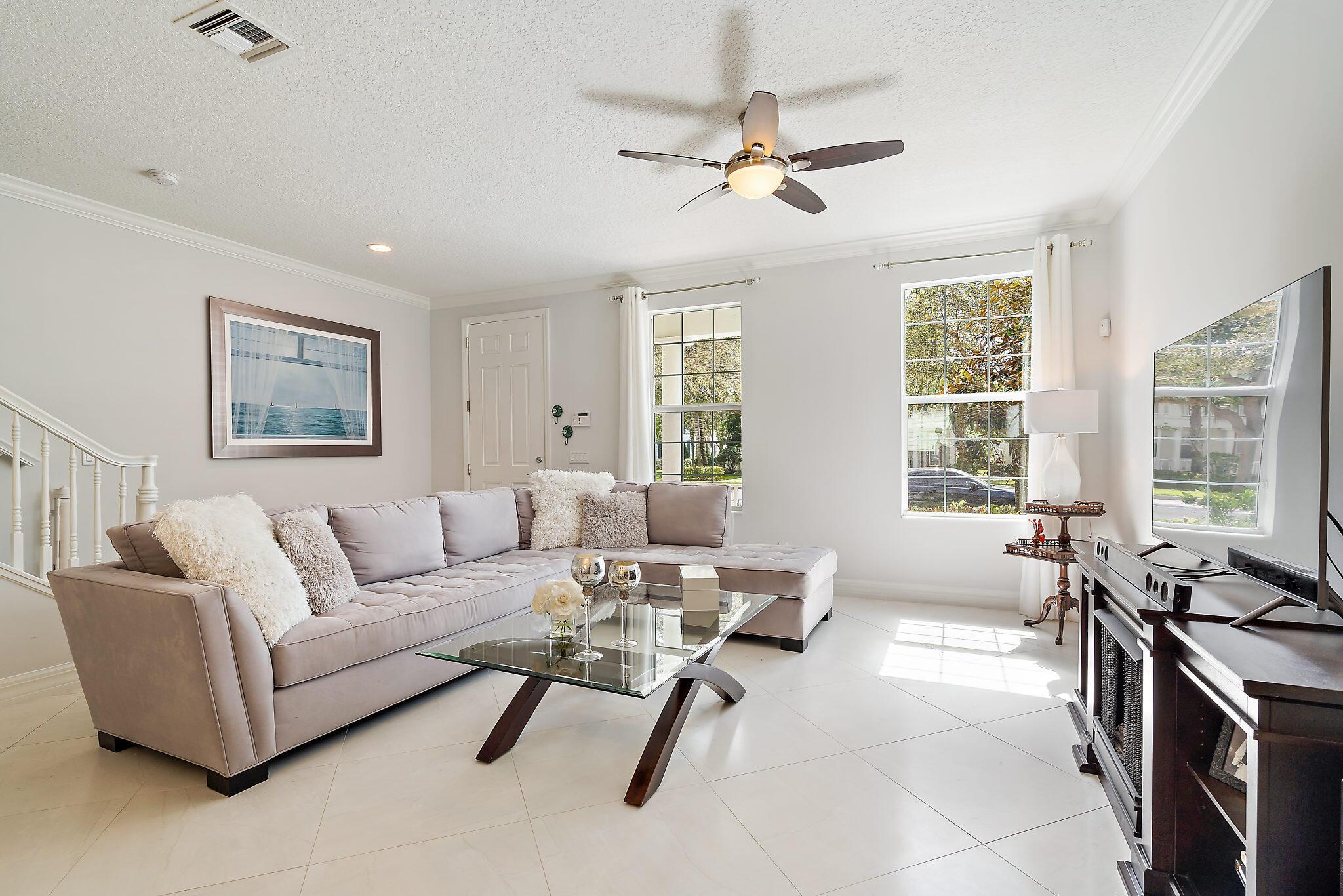 1237 Dakota Drive
