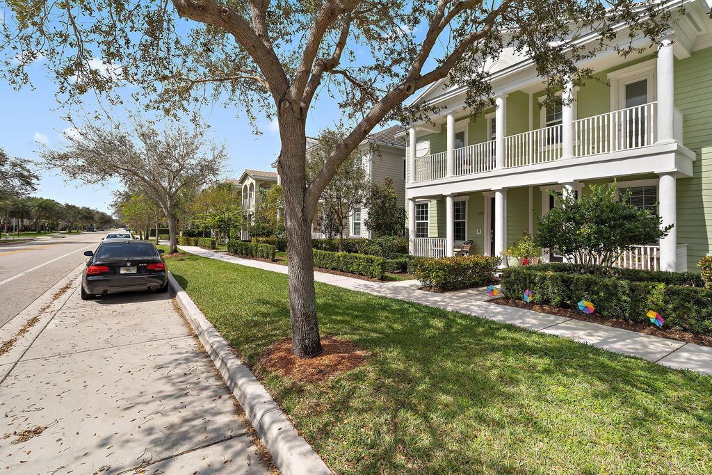 Photo of 1237 Dakota Drive, Jupiter, FL 33458 (MLS # R11107083)