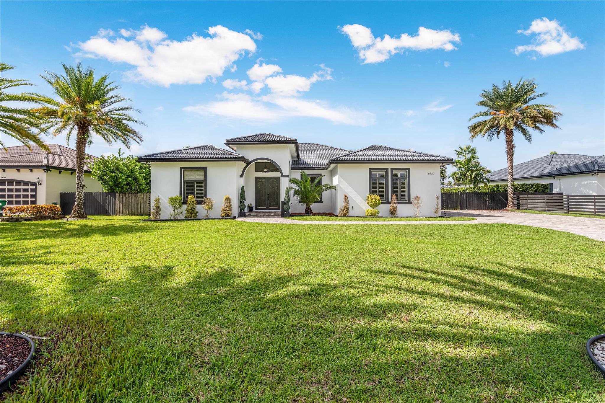 16720 SW 294th St