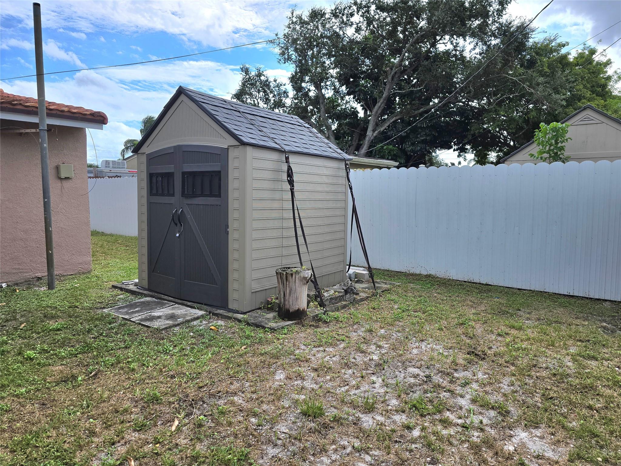 HOLLYWOOD - Residential