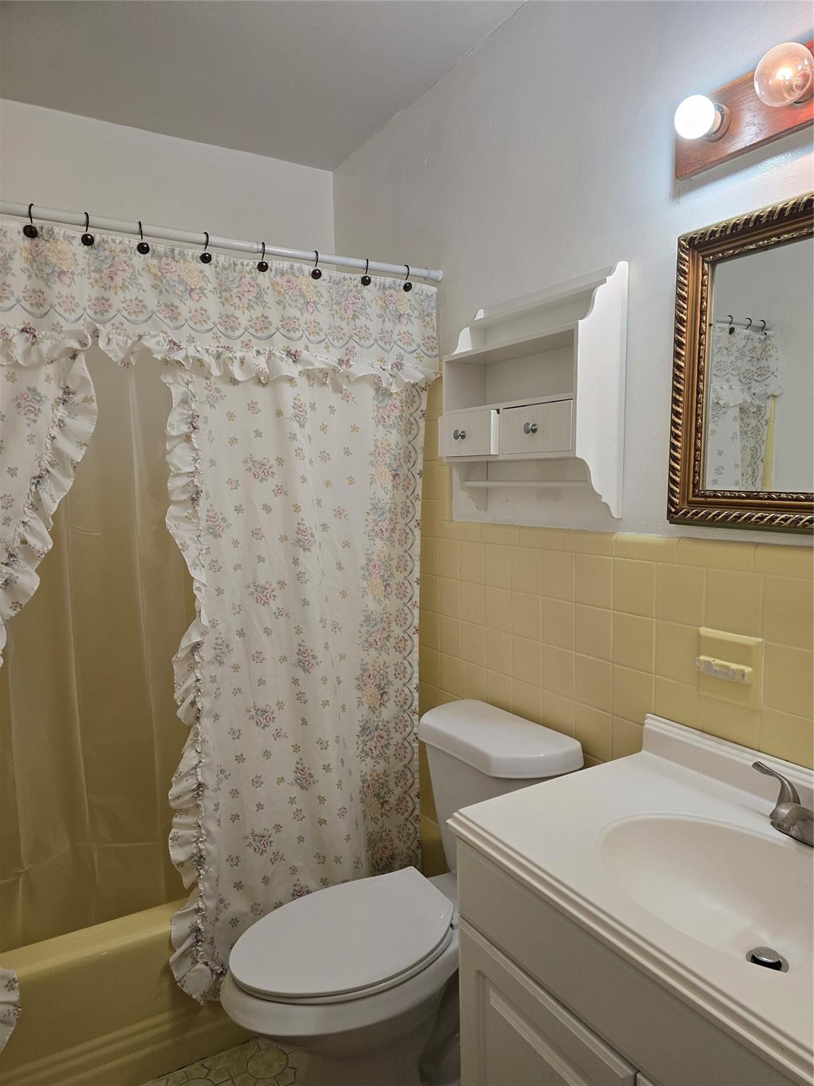 HOLLYWOOD - Residential