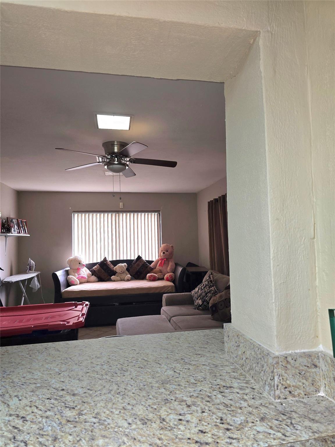 HOLLYWOOD - Residential