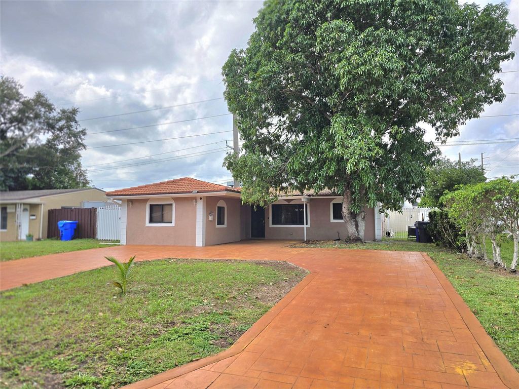 Photo of 2420 N 59th Ter, Hollywood, FL 33021 (MLS # F10535417)