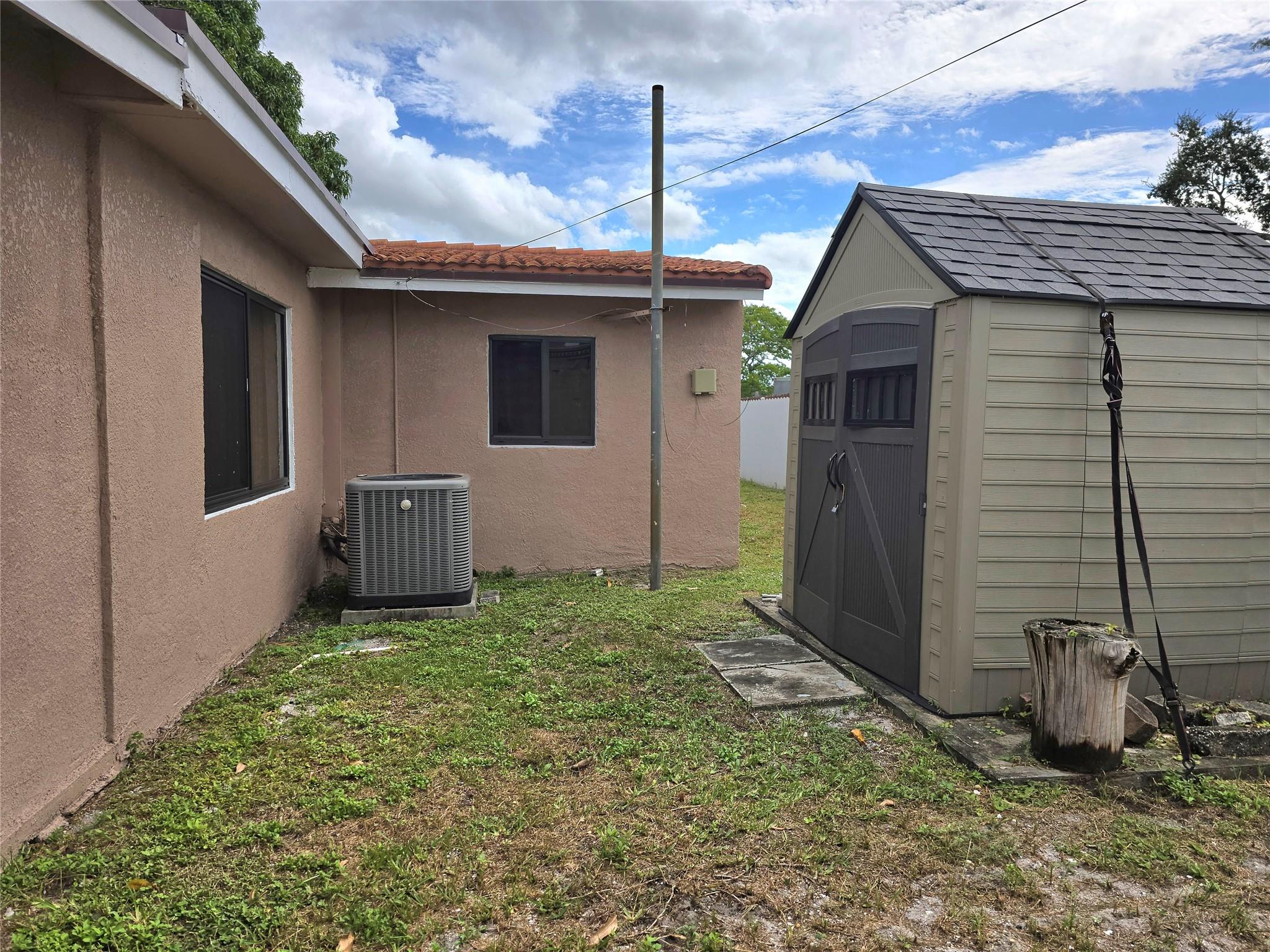 HOLLYWOOD - Residential