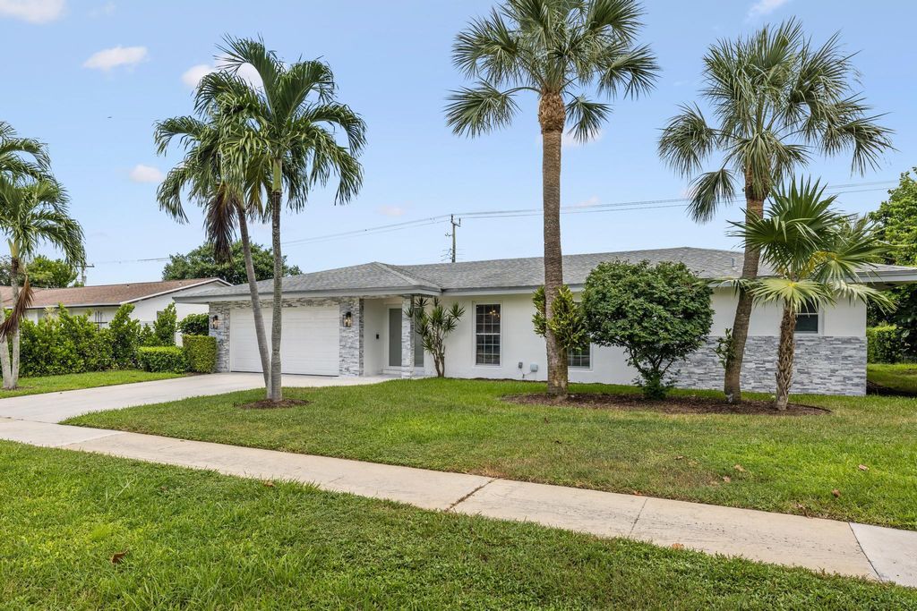 Photo of 1337 NW 7th Street NW, Boca Raton, FL 33486 (MLS # R11073080)