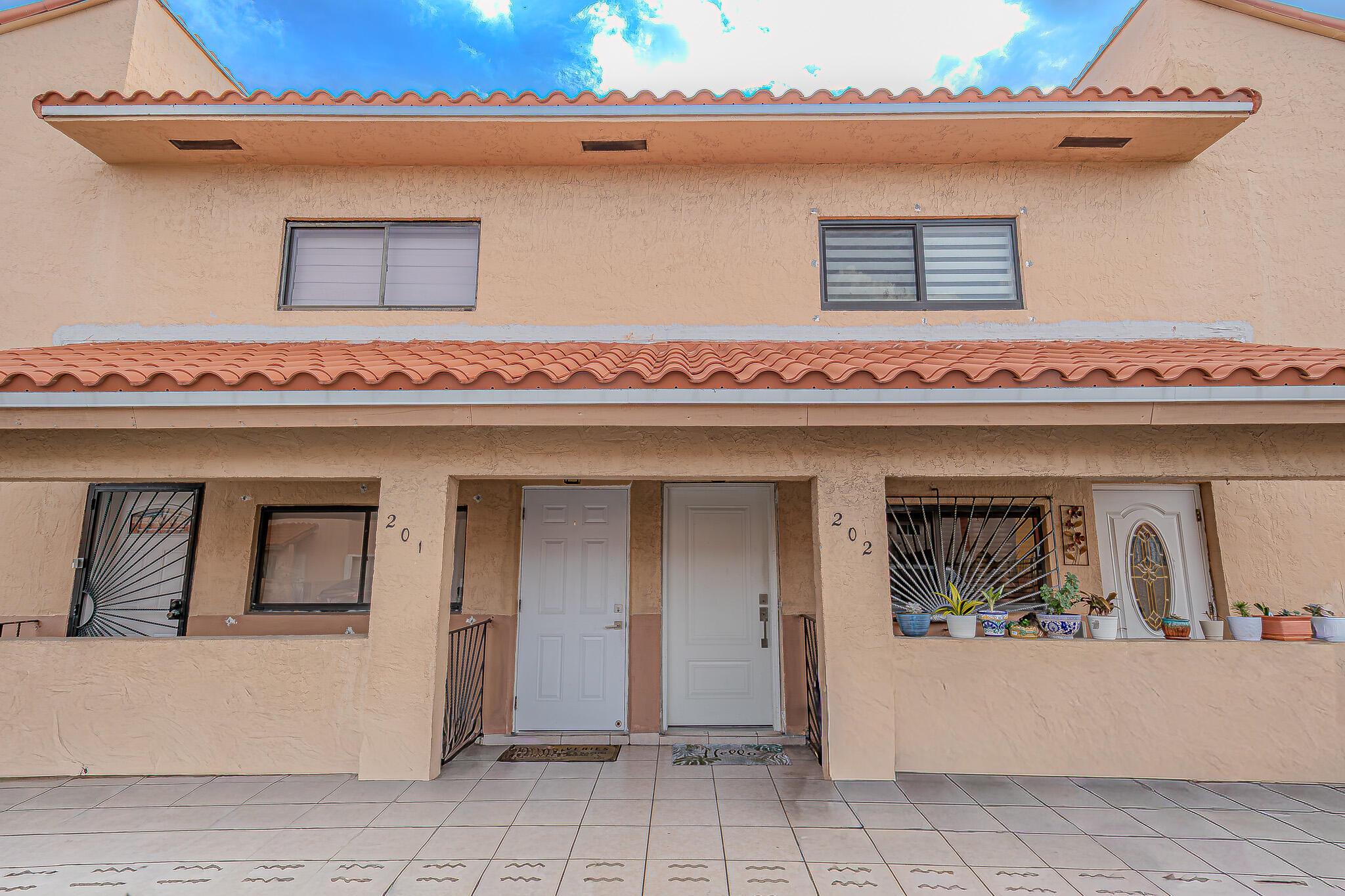 EL PRADO XI CONDO - Residential Lease