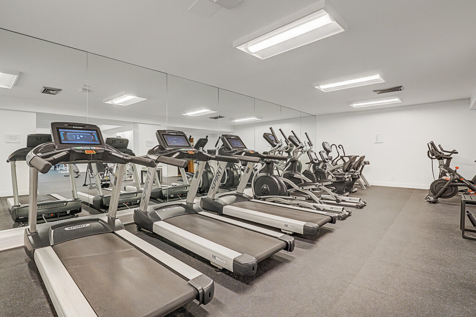 TWENTY TWO NINETY FIVE SOUTH OCEAN BLVD - Residential