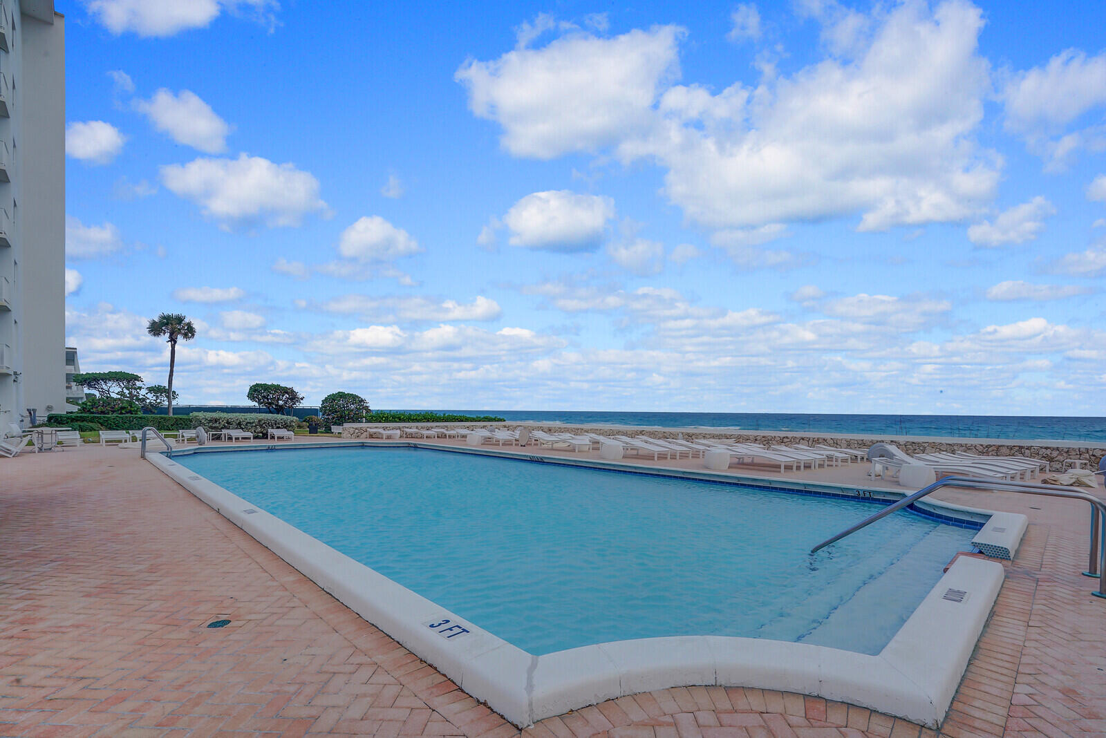 TWENTY TWO NINETY FIVE SOUTH OCEAN BLVD - Residential