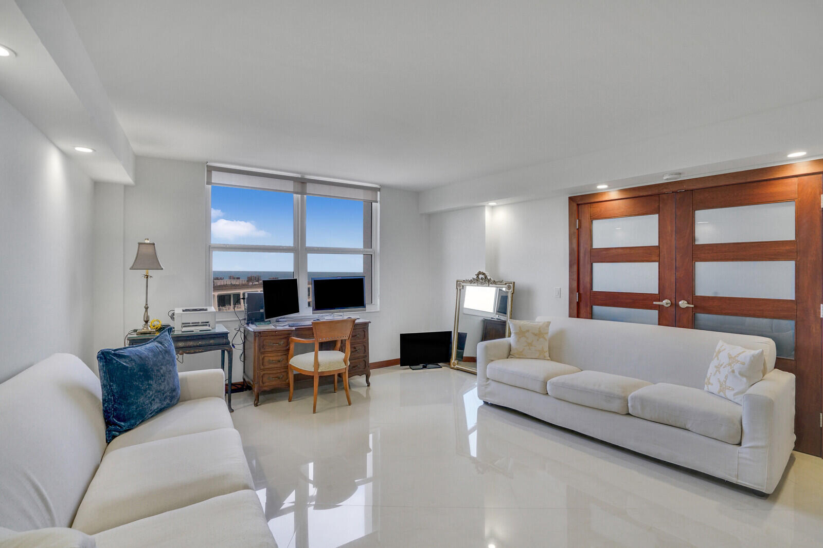 TWENTY TWO NINETY FIVE SOUTH OCEAN BLVD - Residential