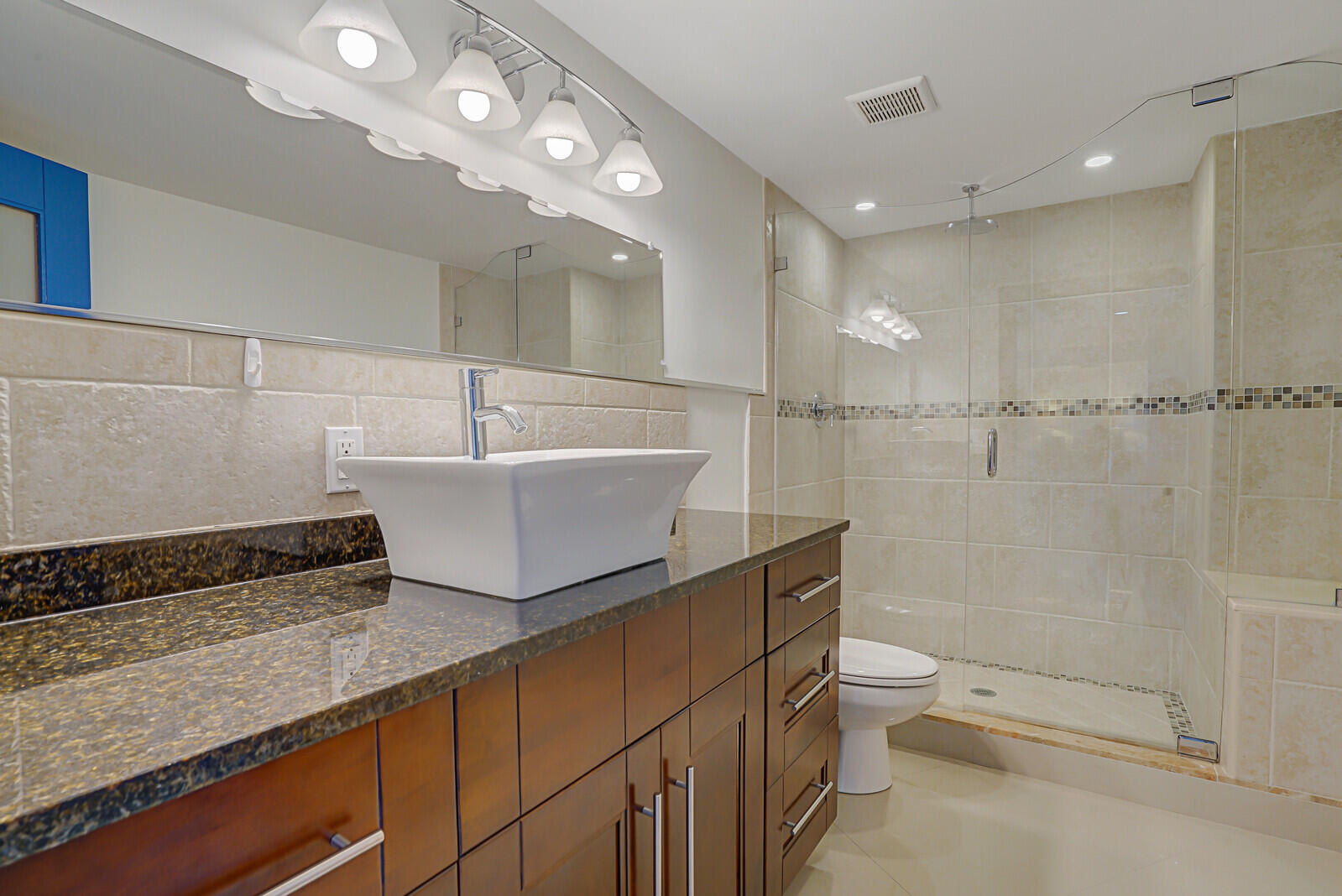 TWENTY TWO NINETY FIVE SOUTH OCEAN BLVD - Residential