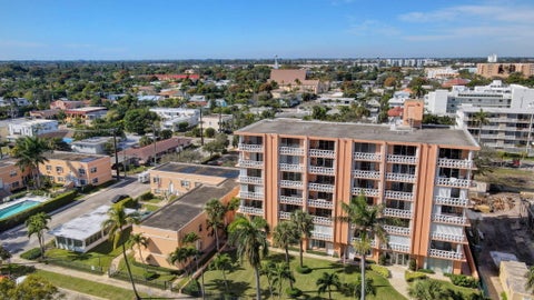 Tiny photo for 101 S Golfview Road, Lake Worth Beach, FL 33460 (MLS # B26090669)