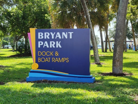 Tiny photo for 101 S Golfview Road, Lake Worth Beach, FL 33460 (MLS # B26090669)