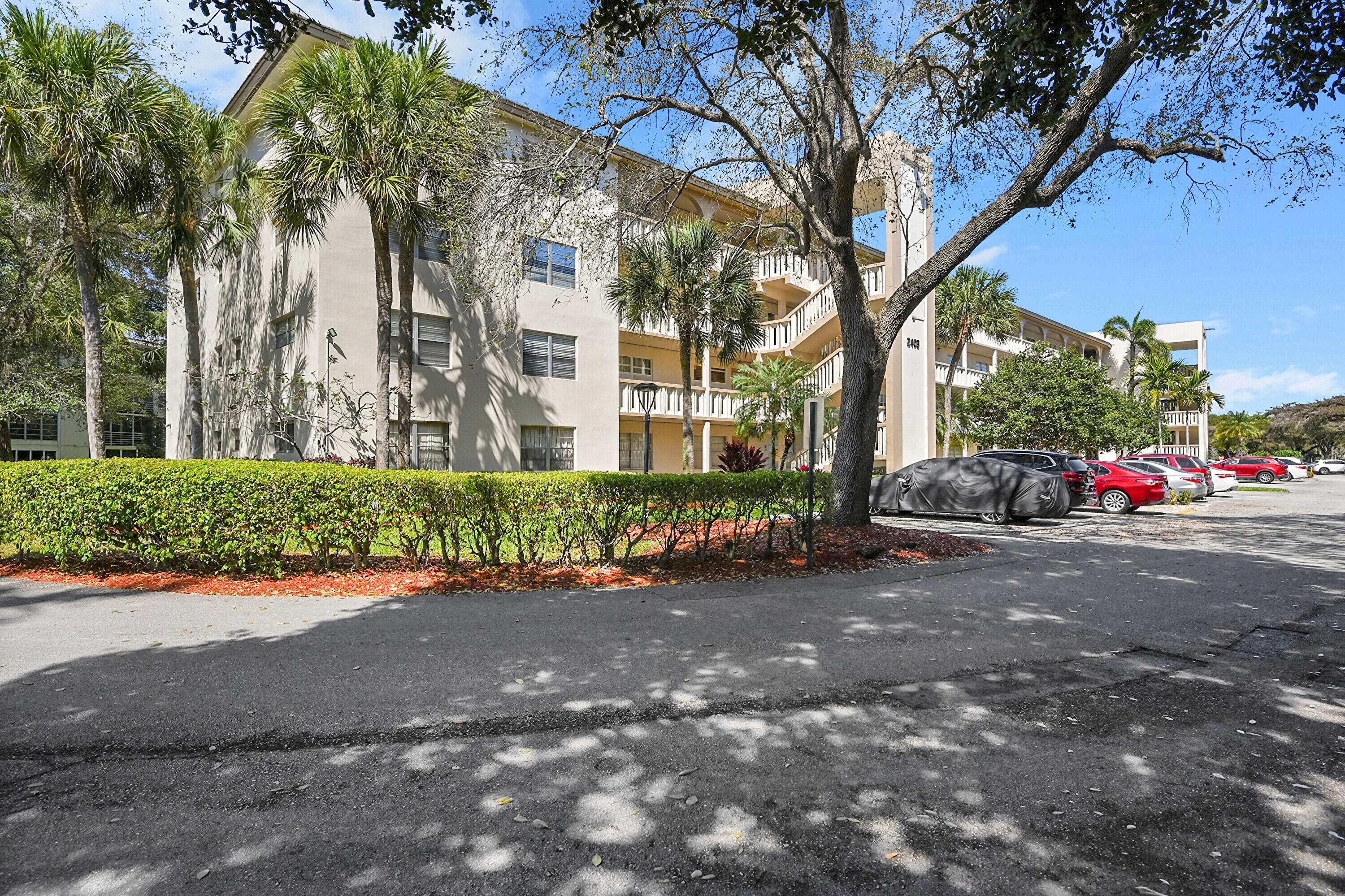 WYNMOOR VILLAGE - Residential