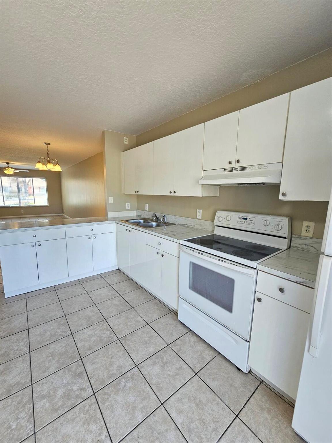 FOREST GLEN - Residential Lease