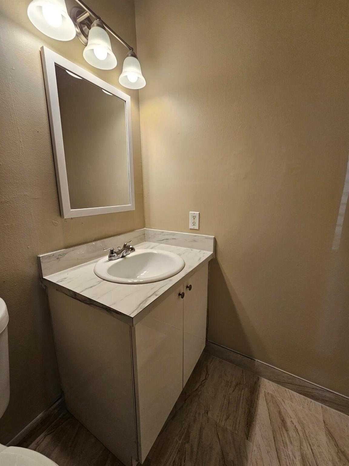 FOREST GLEN - Residential Lease