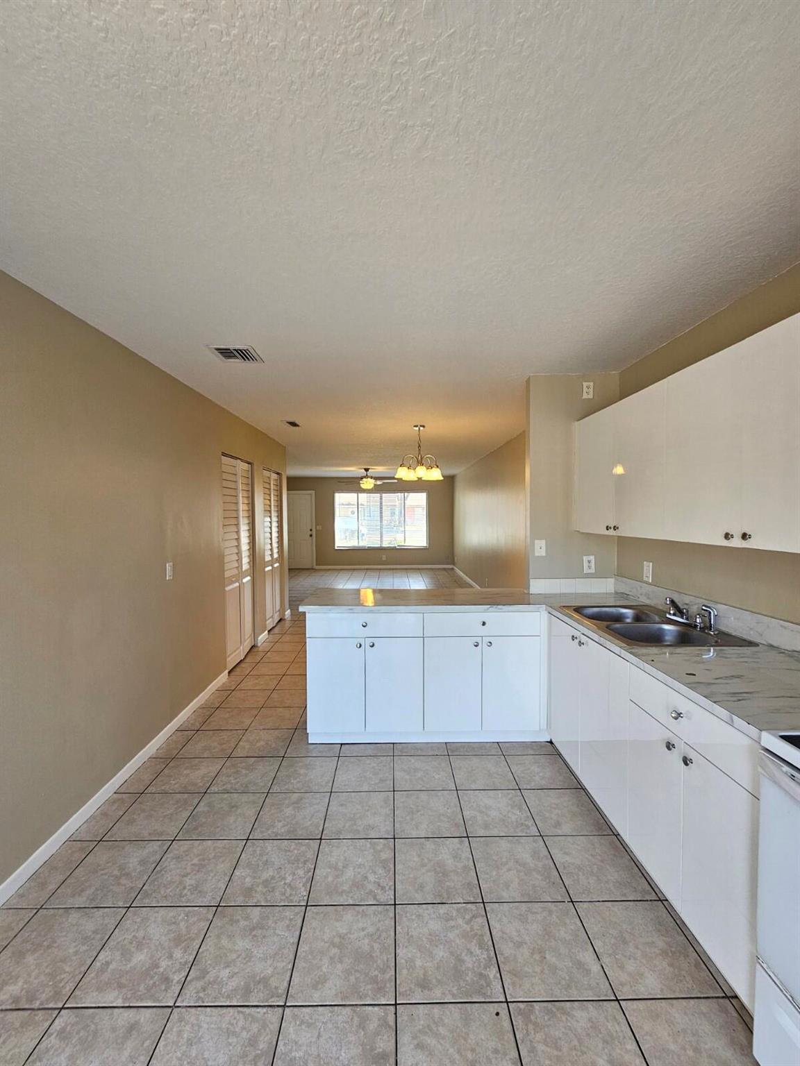 FOREST GLEN - Residential Lease