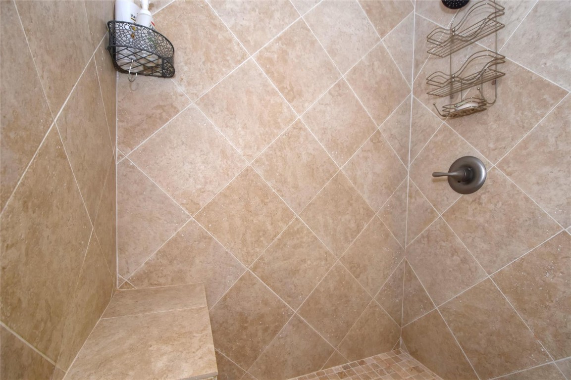 CORAL RIDGE TOWERS - Residential