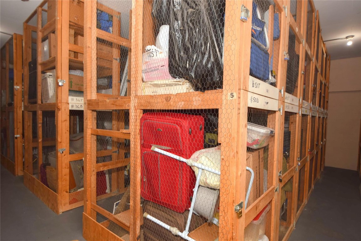 CORAL RIDGE TOWERS - Residential