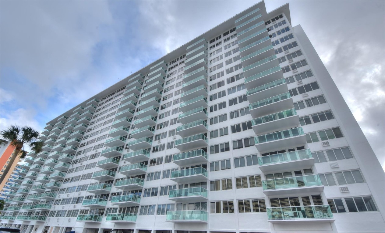 CORAL RIDGE TOWERS - Residential