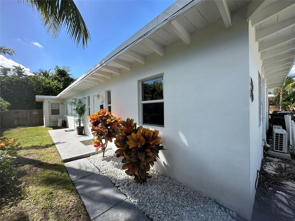 Photo of 234 NE 5th Terrace, Delray Beach, FL 33444 (MLS # F10556670)