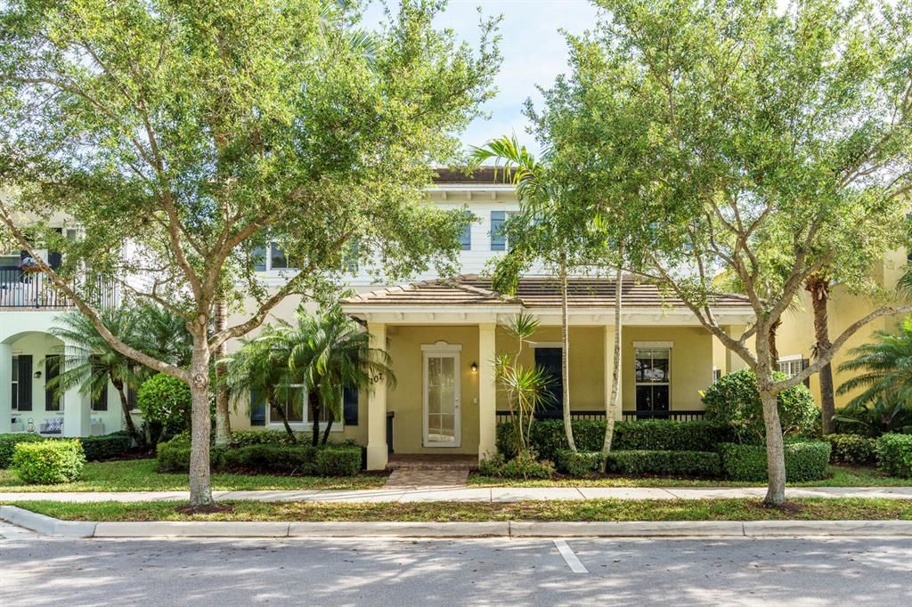 Photo of 107 Leather Leaf Drive, Jupiter, FL 33458 (MLS # R10706372)