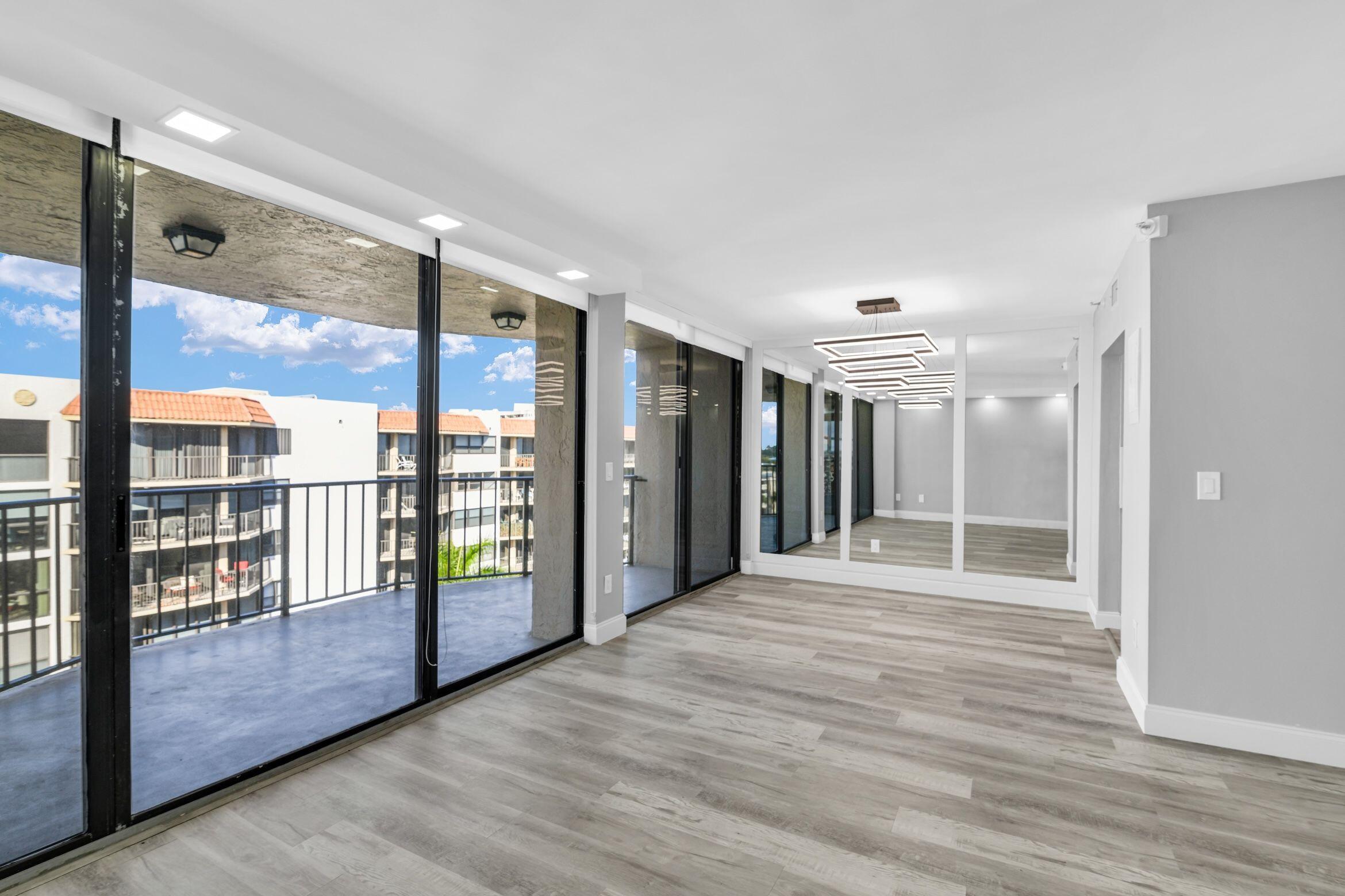 859 Jeffery Street 810