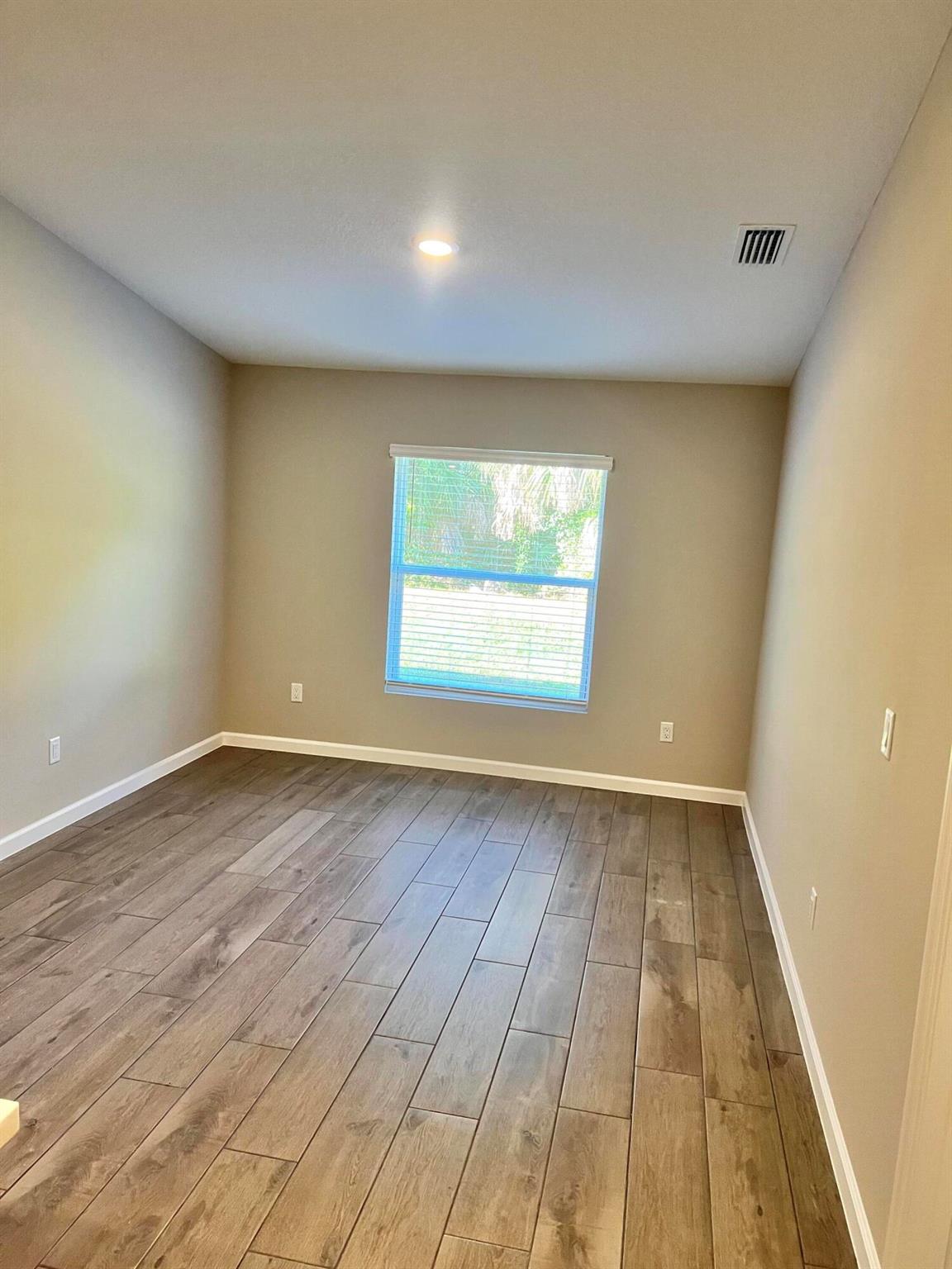 PORT ST LUCIE- SECTION 44 - Residential Lease