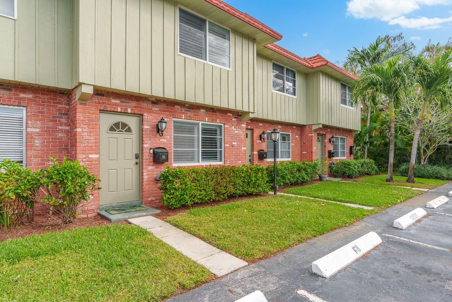 Your Wilton Manors "Island City" escape. Gorgeous 2-bedroom, 1.5 bathroom townhouse in the heart of Wilton Manors, just a few blocks from Wilton Drive. Total privacy - this building is furthest away from the community entrance and the back faces a tree-lined residential cul-de-sac. The guest bedroom has a unique custom alcove that is ideal for a home office or to install a Murphy Bed. This unit has everything you want: new in-unit washer/dryer ('21), new A/C (installed '19), all new stainless steel kitchen appliances ('22), new plantation shutters on the large windows, new designer custom closets, private outdoor space, designated parking space directly outside the front door, plenty of guest parking, heated pool, and renovated kitchen and baths. Paradise awaits!