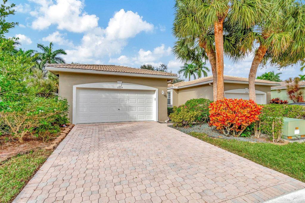 Photo of 10604 Royal Caribbean Circle, Boynton Beach, FL 33437 (MLS # R10944861)