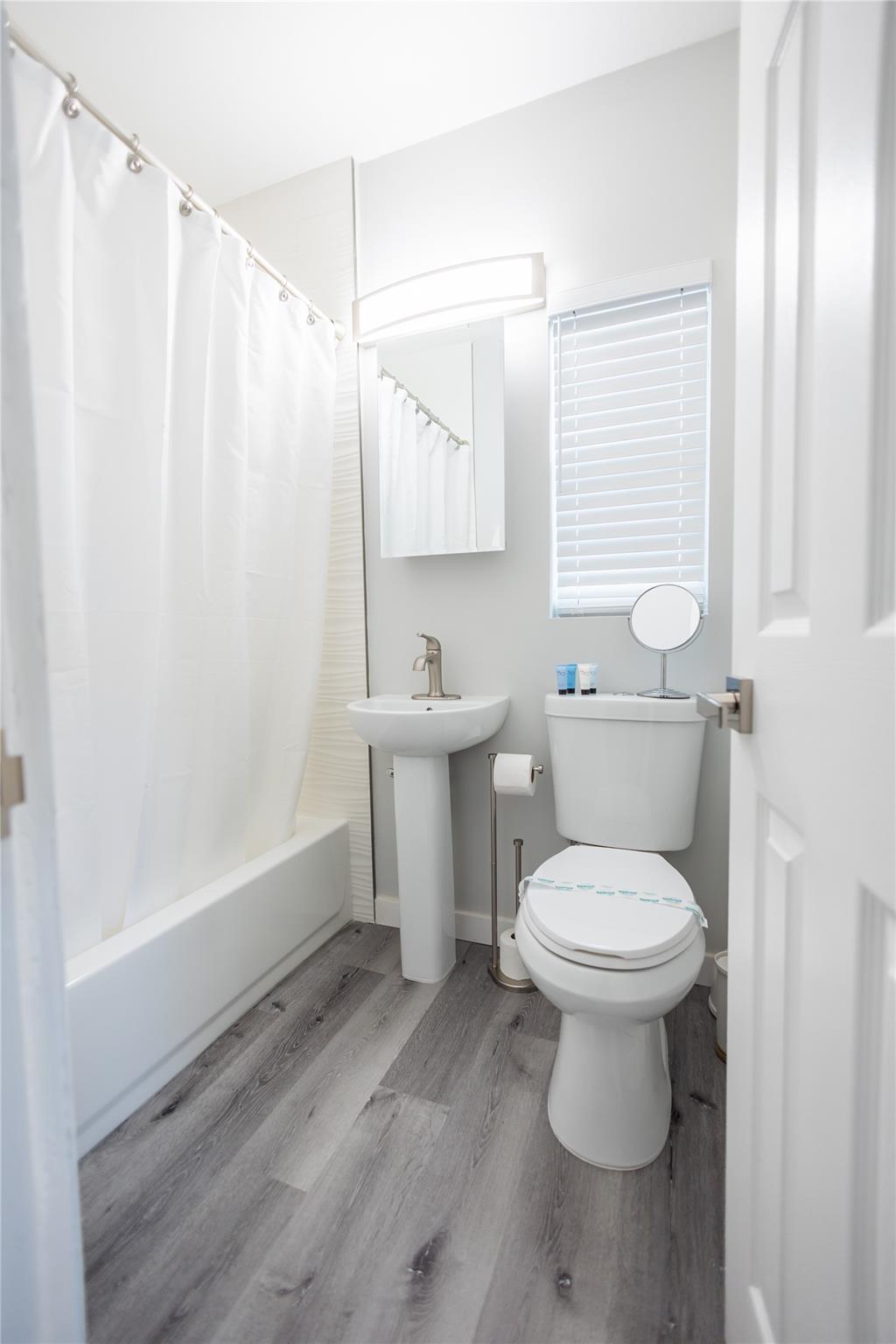 Dupont Add - Residential Lease