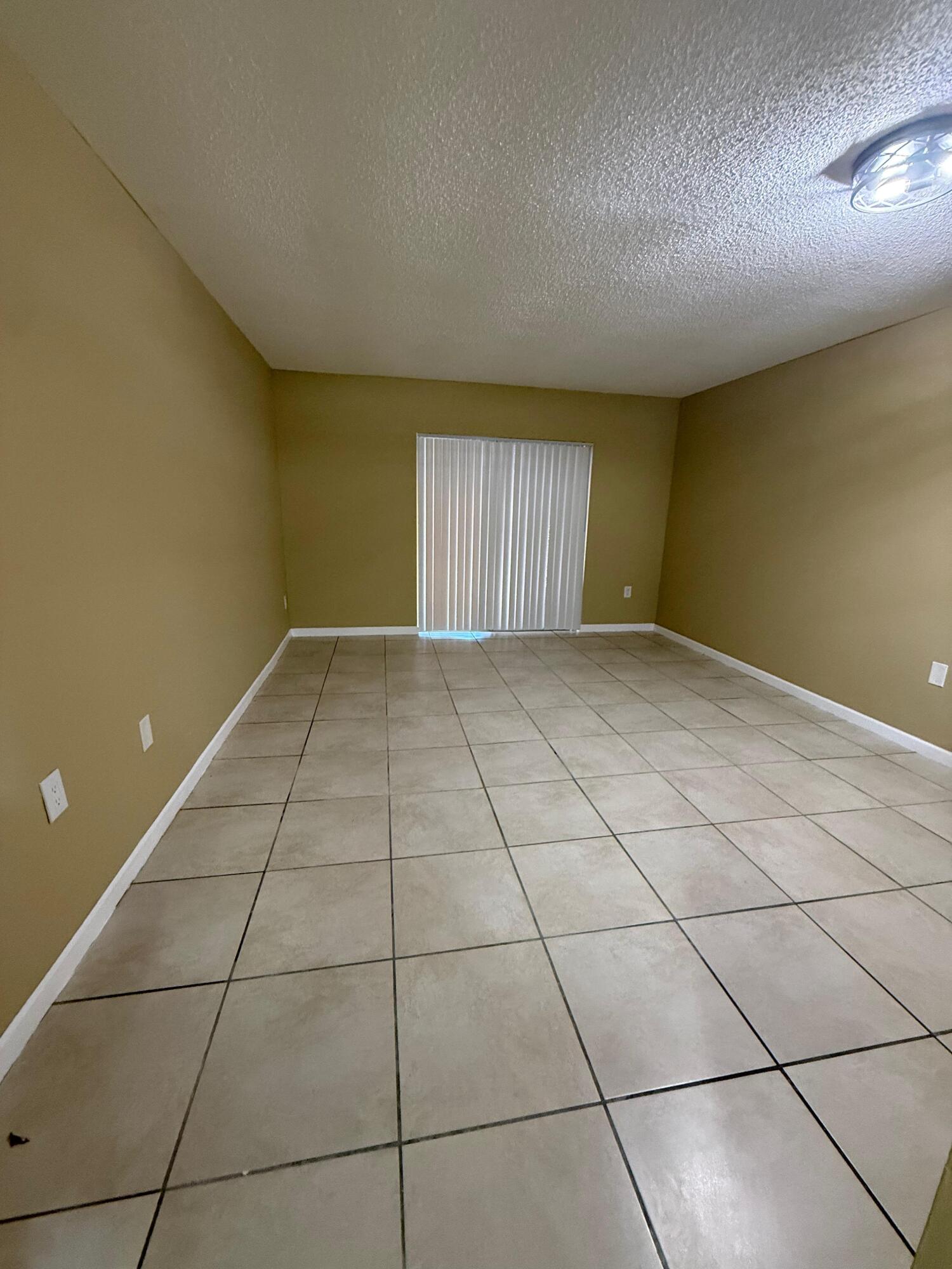 4334 NW 9th Avenue 7-3f