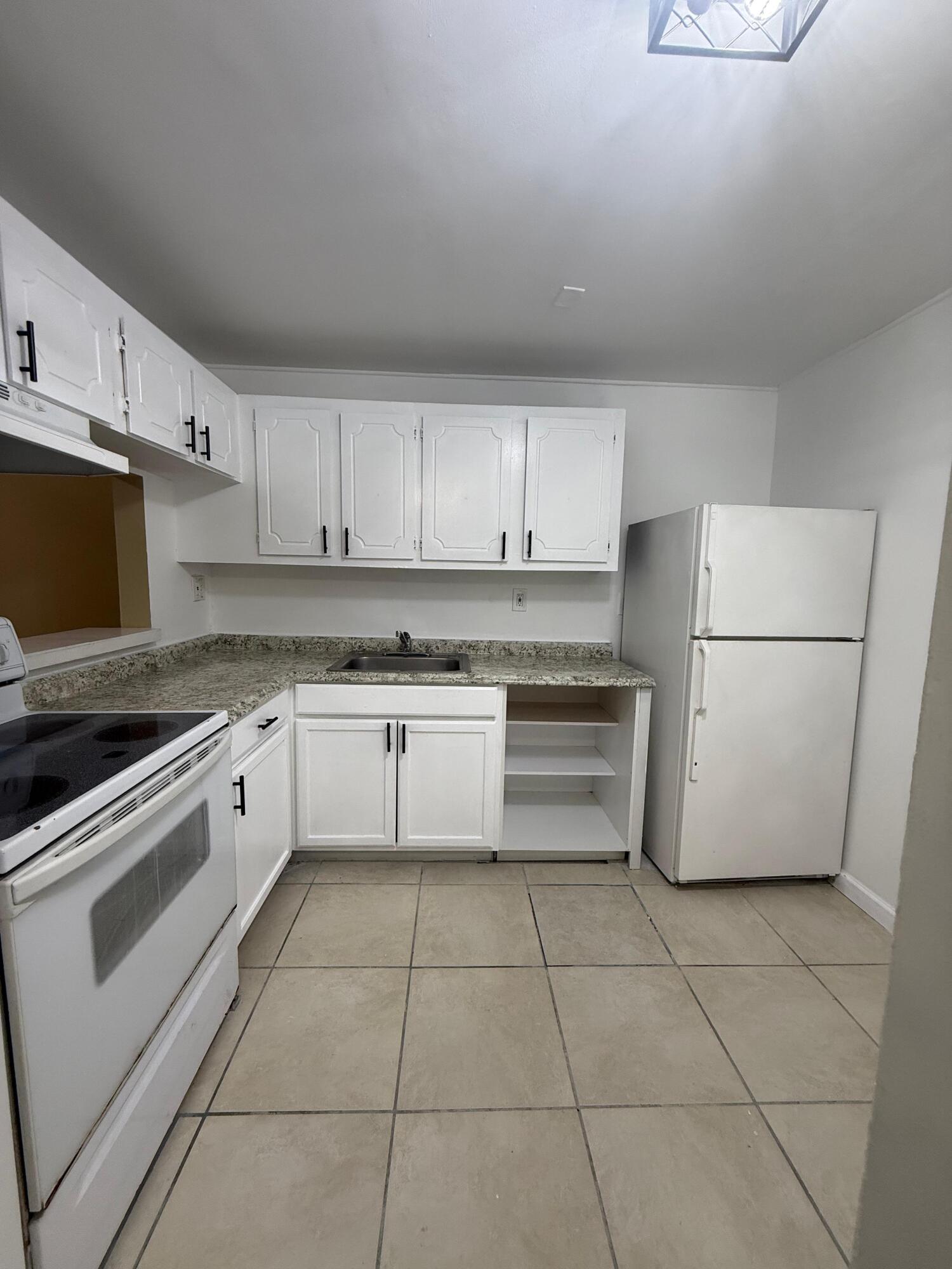 4334 NW 9th Avenue 7-3f