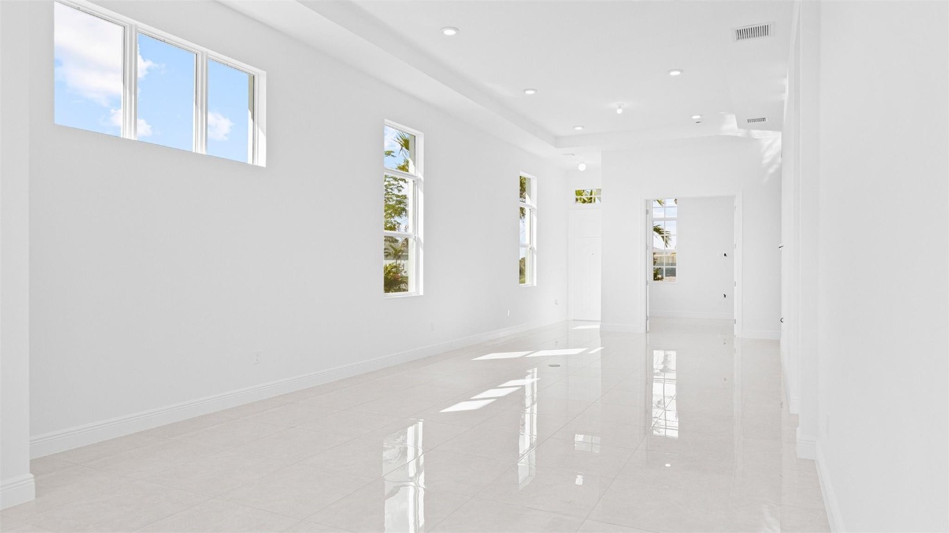 CRESSWIND PALM BEACH - Residential