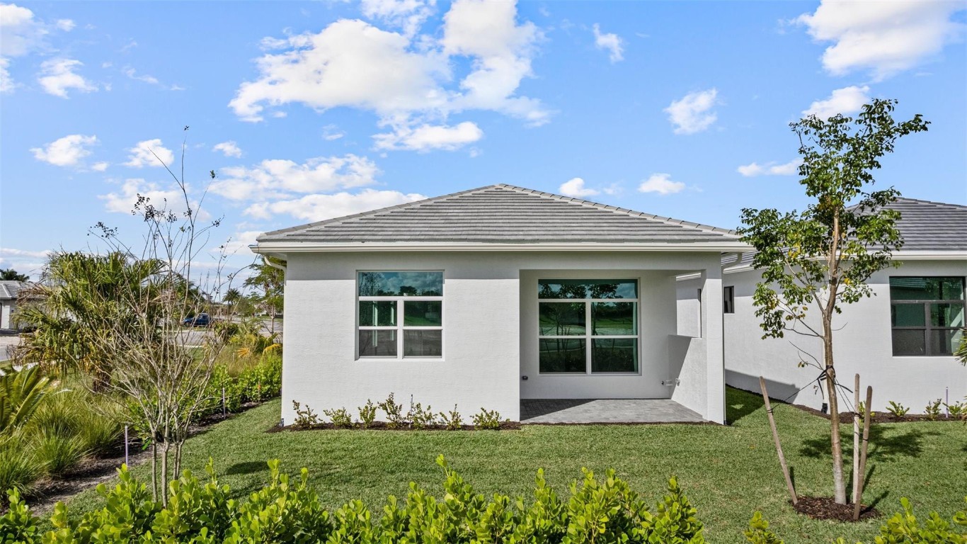 CRESSWIND PALM BEACH - Residential