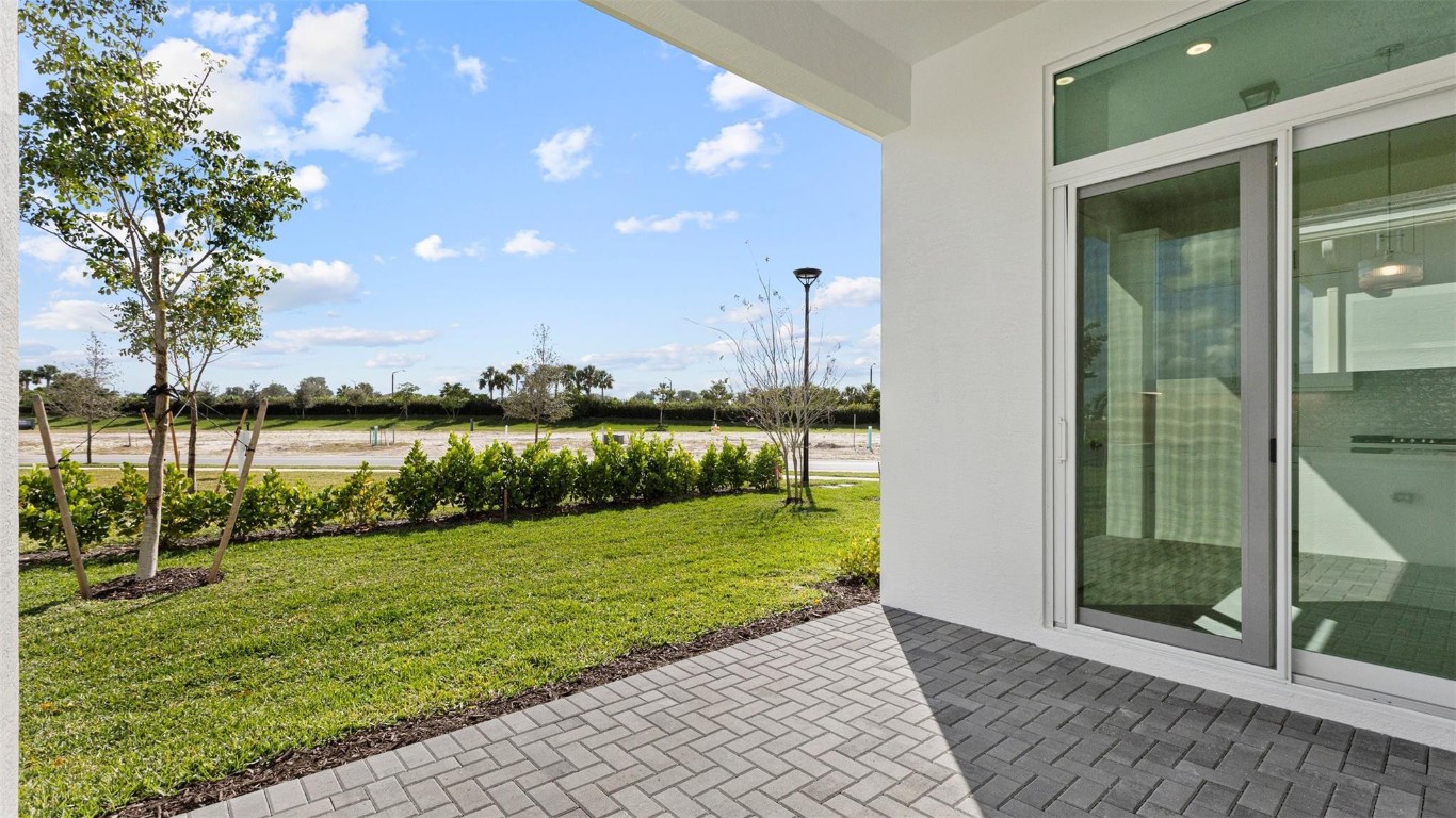 CRESSWIND PALM BEACH - Residential