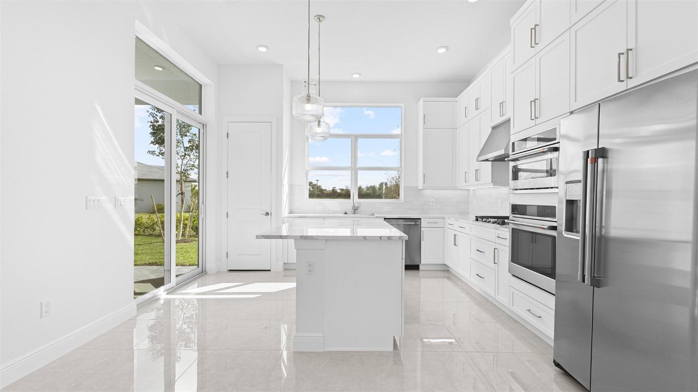 CRESSWIND PALM BEACH - Residential