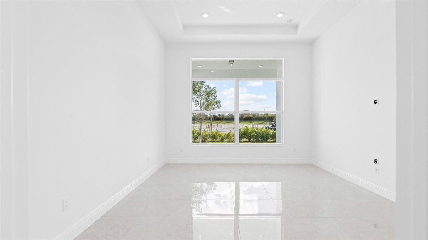 CRESSWIND PALM BEACH - Residential