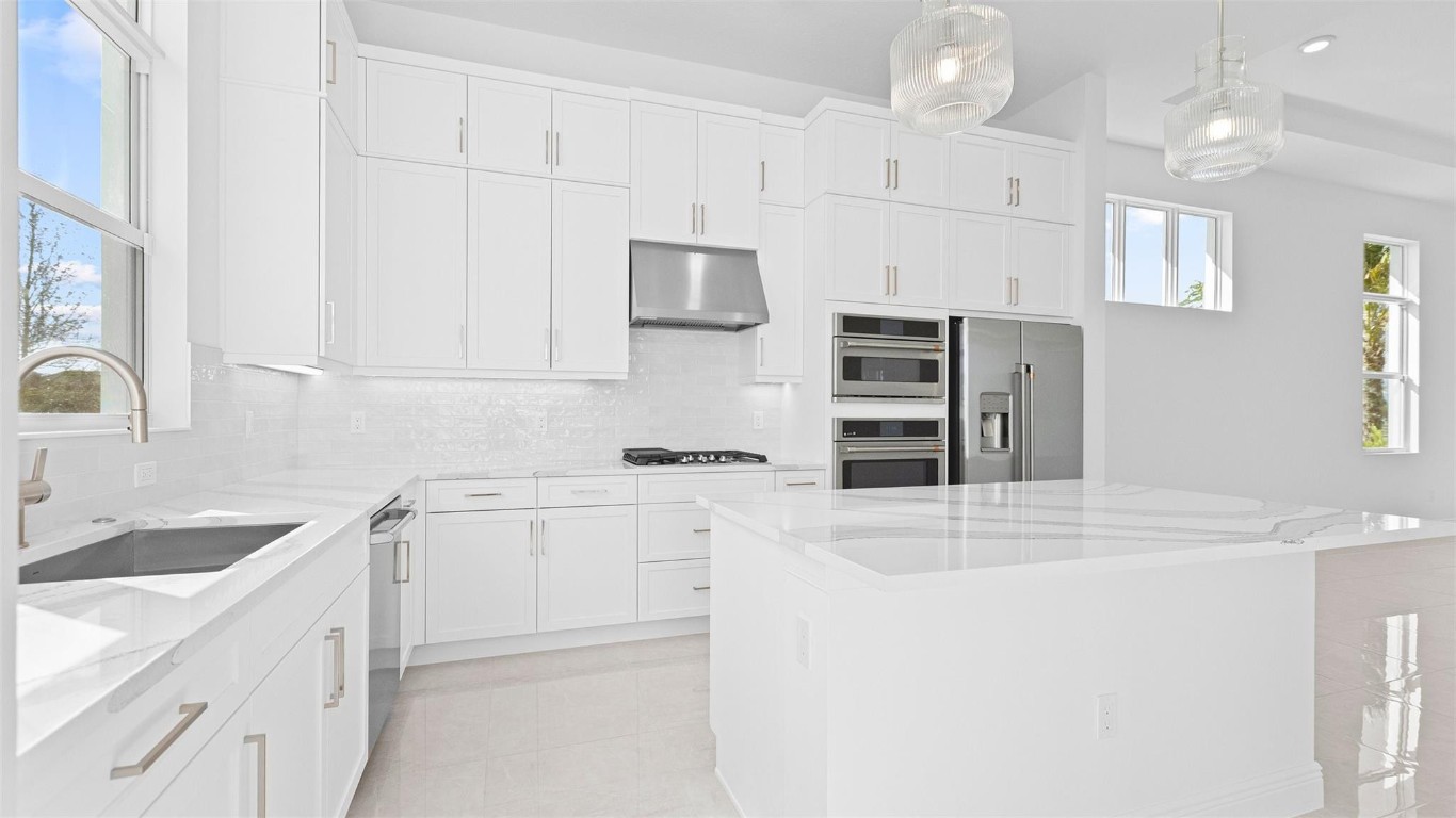 CRESSWIND PALM BEACH - Residential