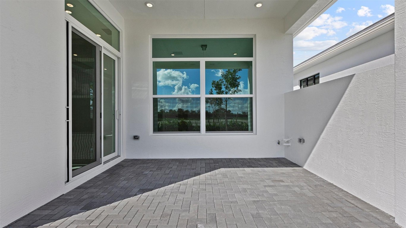 CRESSWIND PALM BEACH - Residential