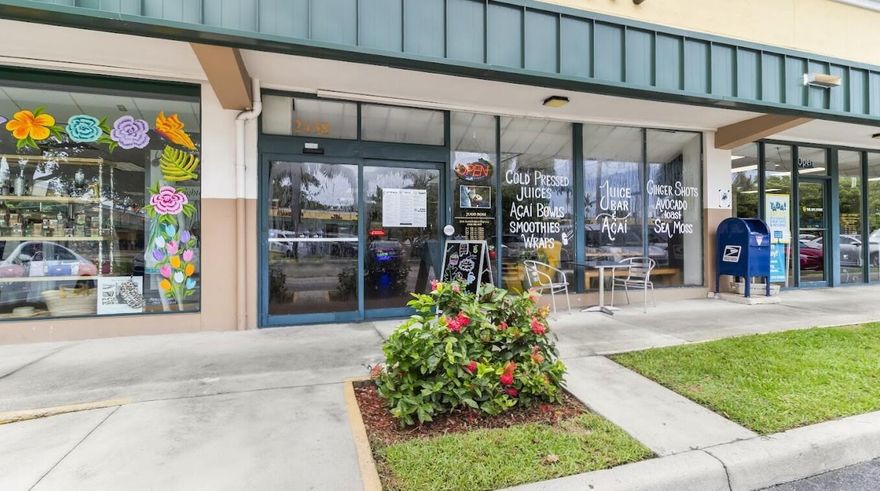 Upscale Community oriented shopping center located in the waterfront enclave of Lighthouse Point. This 1609 of retail space with cold kitchen faces a Publix entrance. Traffic count is 48,000. Close to the beach, I 95 and across the street from Whole Foods and Home Goods. The shopping center has 100,000 sq feet of fully leased retail space in a well manicured area. Ideal for a juice bar, coffee shop, ..1 mile from the beach , 10 from I 95