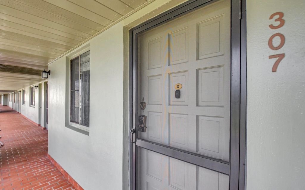 Photo of 4070 Tivoli Ct #307, Lake Worth, FL 33467 (MLS # R11169884)