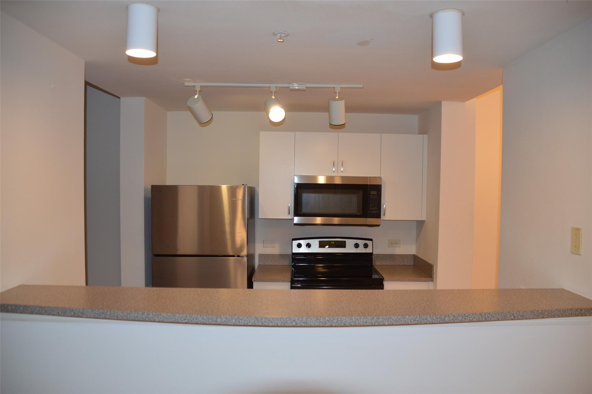 533 NE 3rd Ave 141