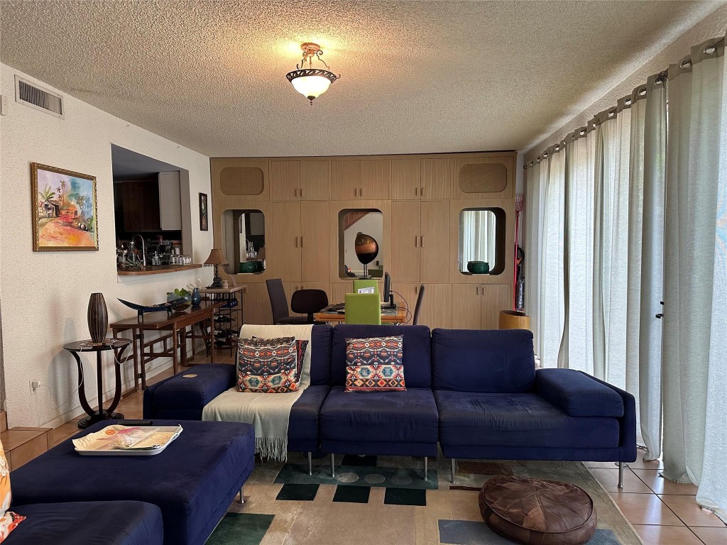 Inverrary Village 94-16 B - Residential