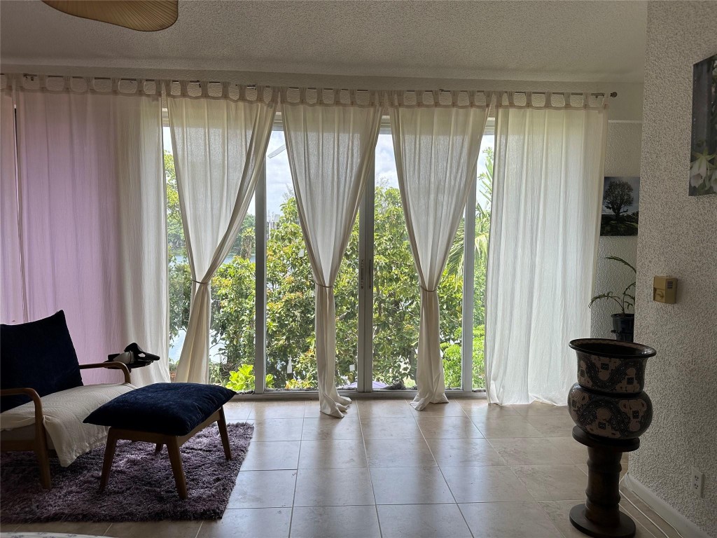 Inverrary Village 94-16 B - Residential