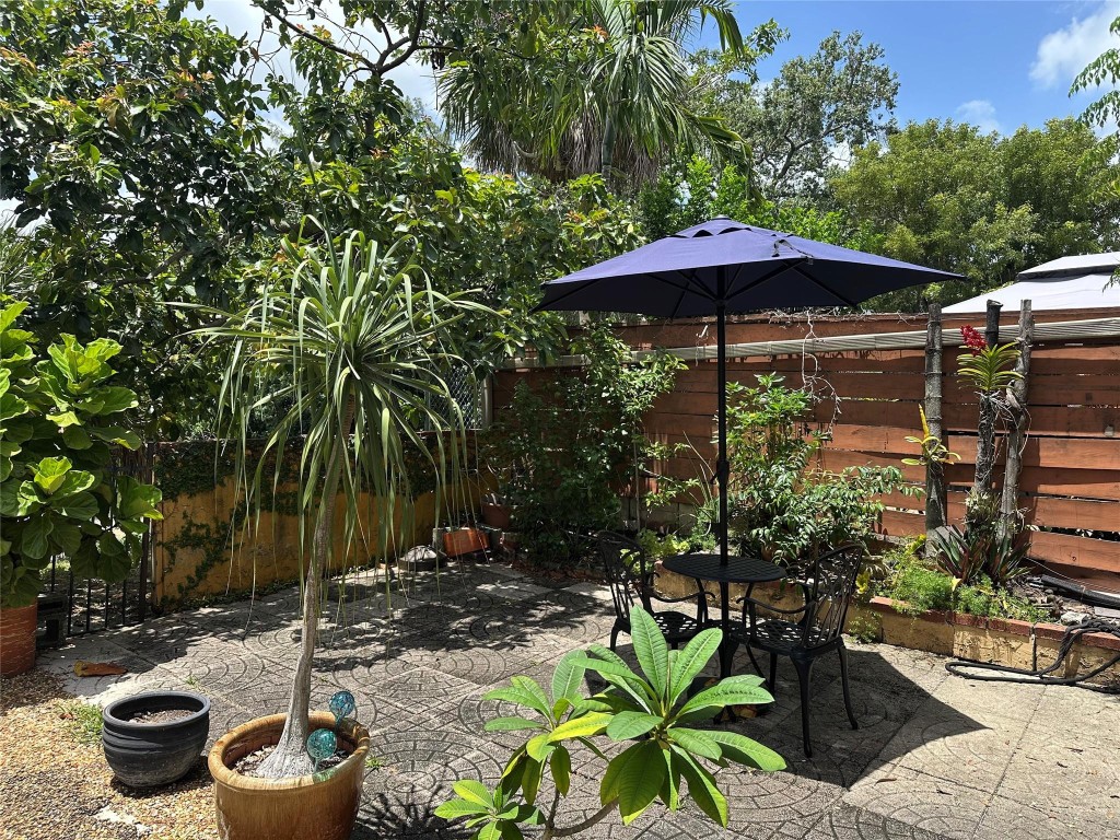 Inverrary Village 94-16 B - Residential