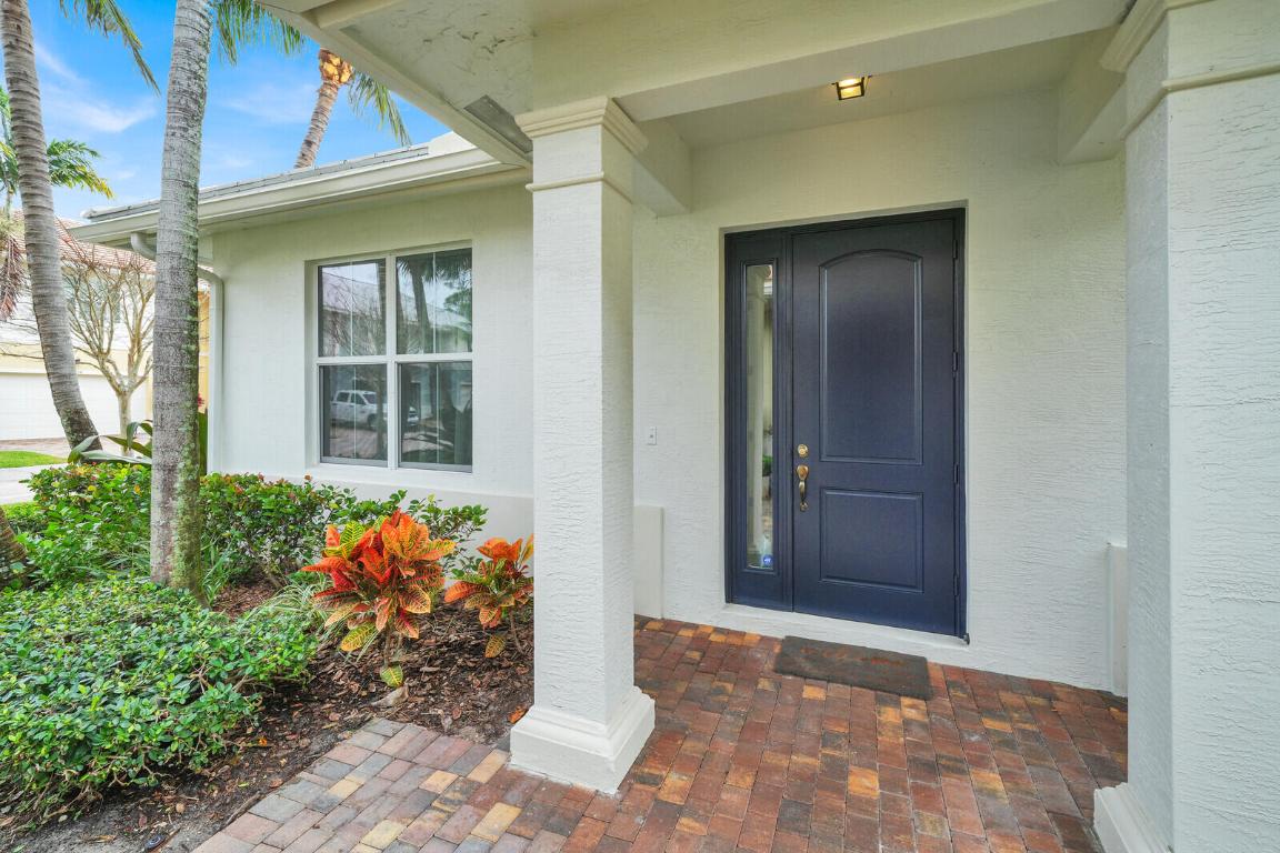 1123 Piccadilly Street, Palm Beach Gardens, FL, 33418/$825,000 3 1123 Piccadilly Street