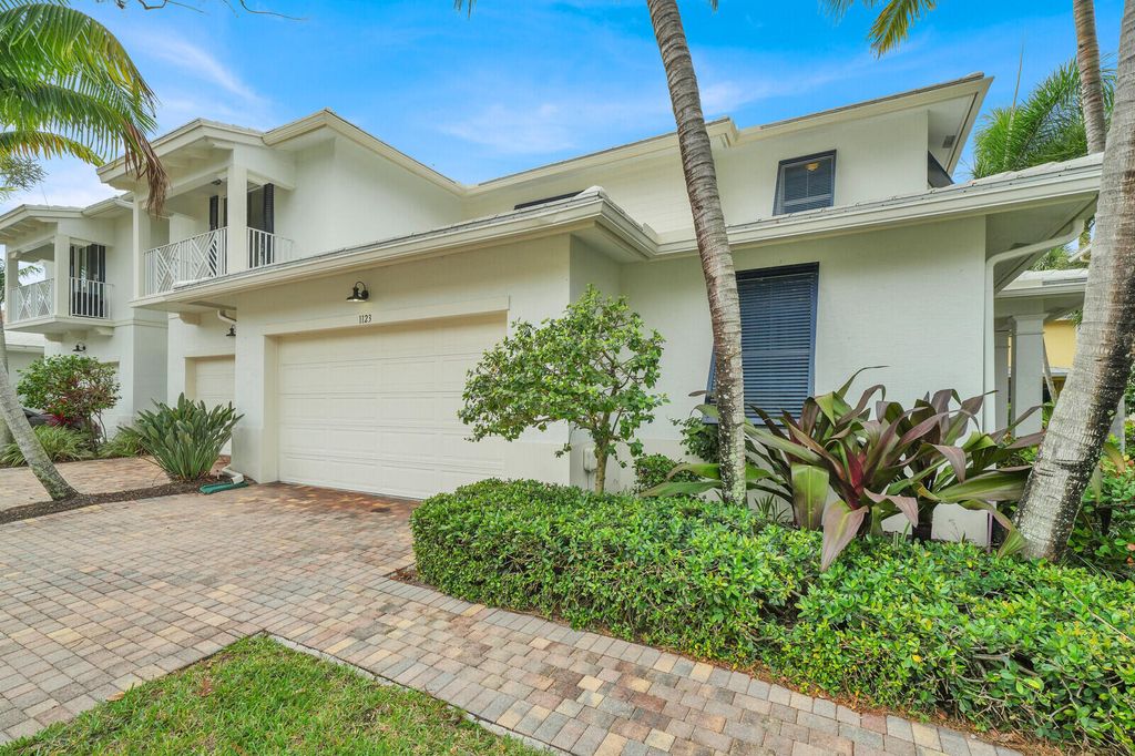 Photo of 1123 Piccadilly Street, Palm Beach Gardens, FL 33418 (MLS # R11157969)